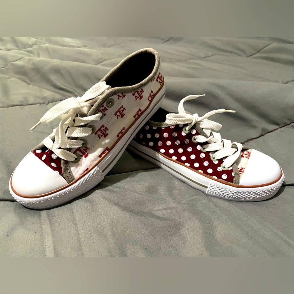 Girls Size 4 Texas A&M University Aggies Sneakers Gig Em Aggies Polkadots Maroon